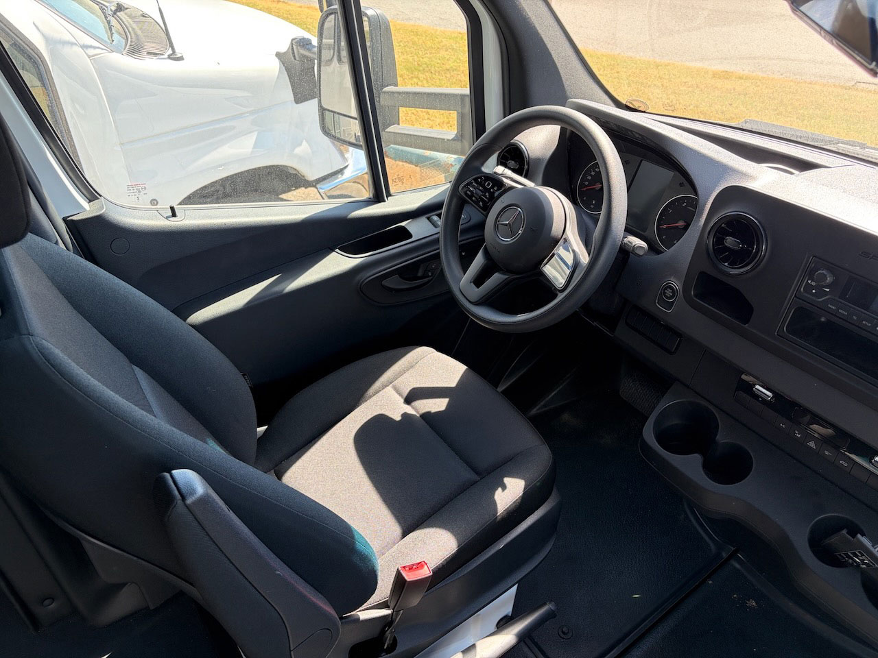 2024 Mercedes Sprinter Starlite - Image 9