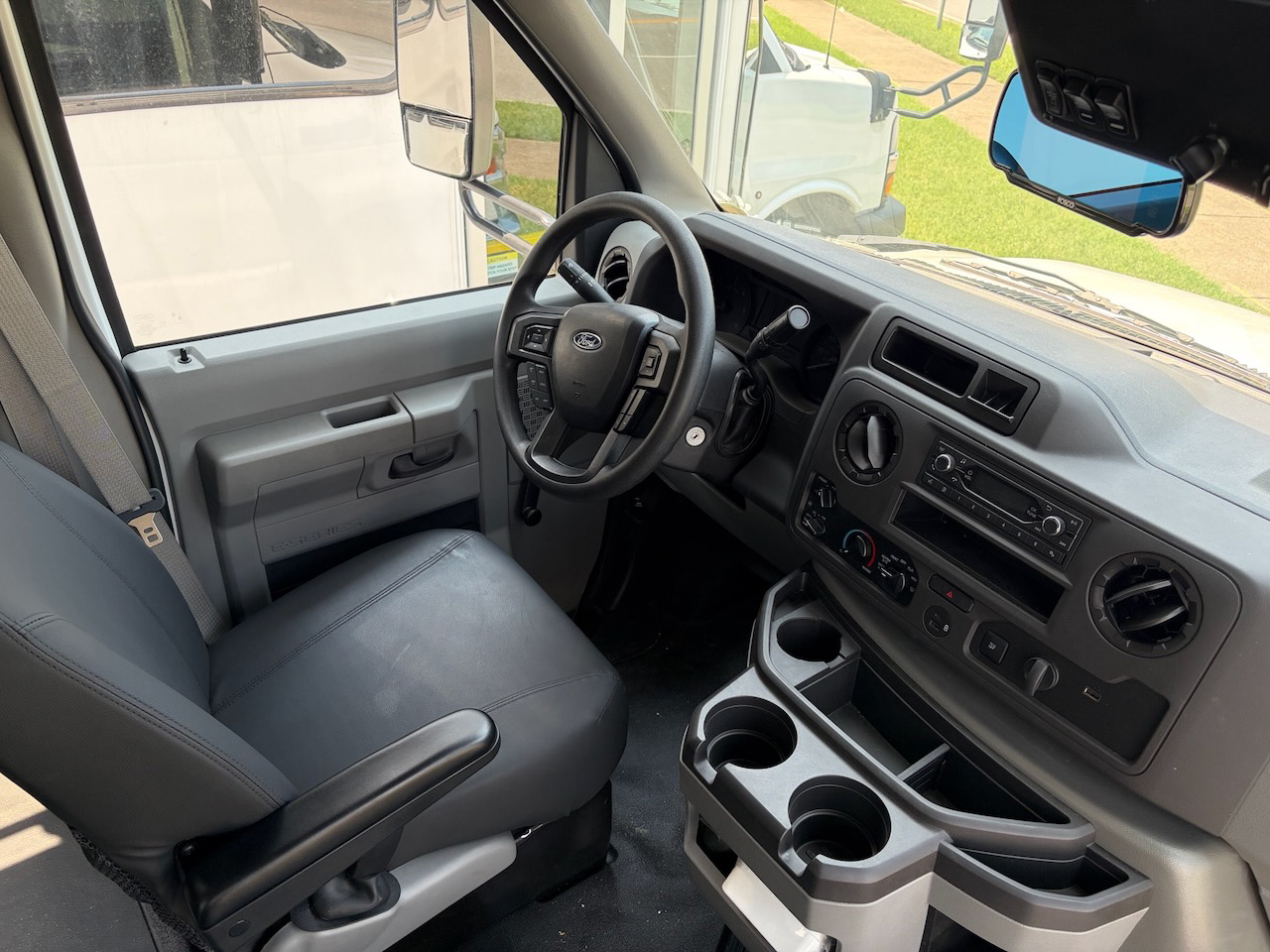 2024 Ford E350 Starcraft Allstar - Image 11