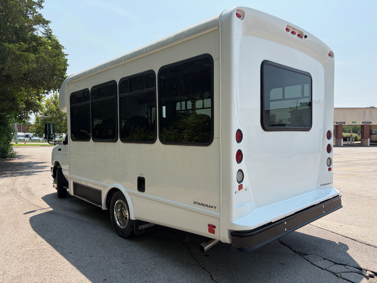 2024 Ford E350 Starcraft Allstar - Image 2