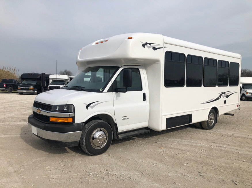 2024 Chevrolet 4500 Starcraft AllStar - Image 1