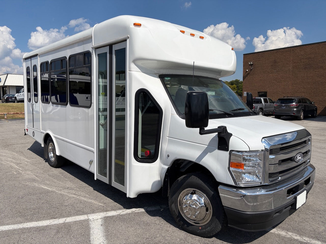2026 Ford E350 Starcraft Allstar - Image 1