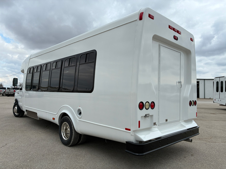 2013 Ford E450 Goshen - Image 2