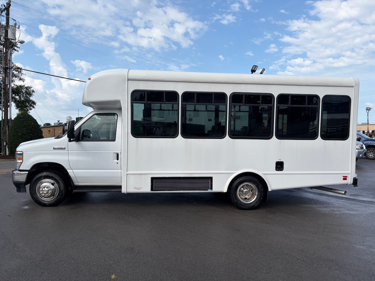 2025 Ford E450 Starcraft Allstar - Image 8