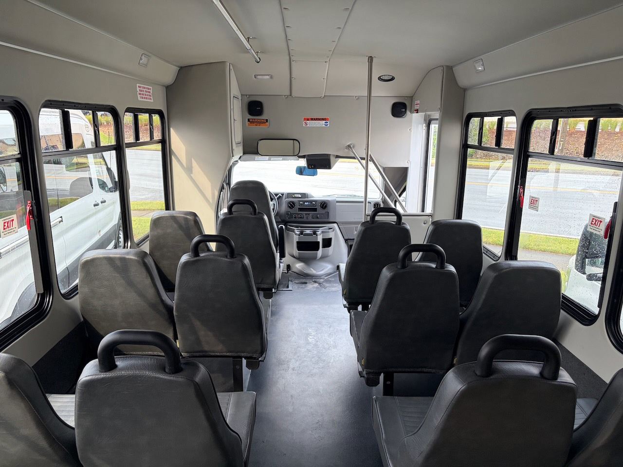 2025 Ford E450 Starcraft Allstar - Image 3