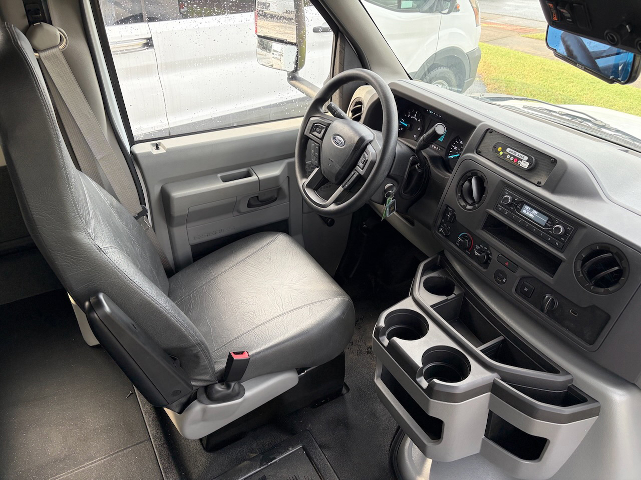 2025 Ford E450 Starcraft Allstar - Image 9