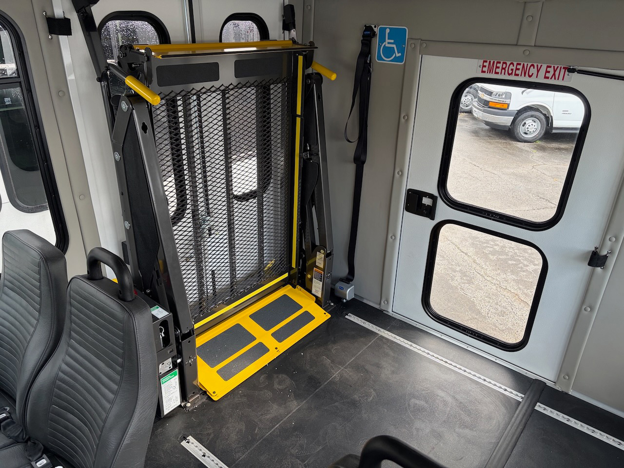 2025 Ford E450 Starcraft Allstar - Image 10