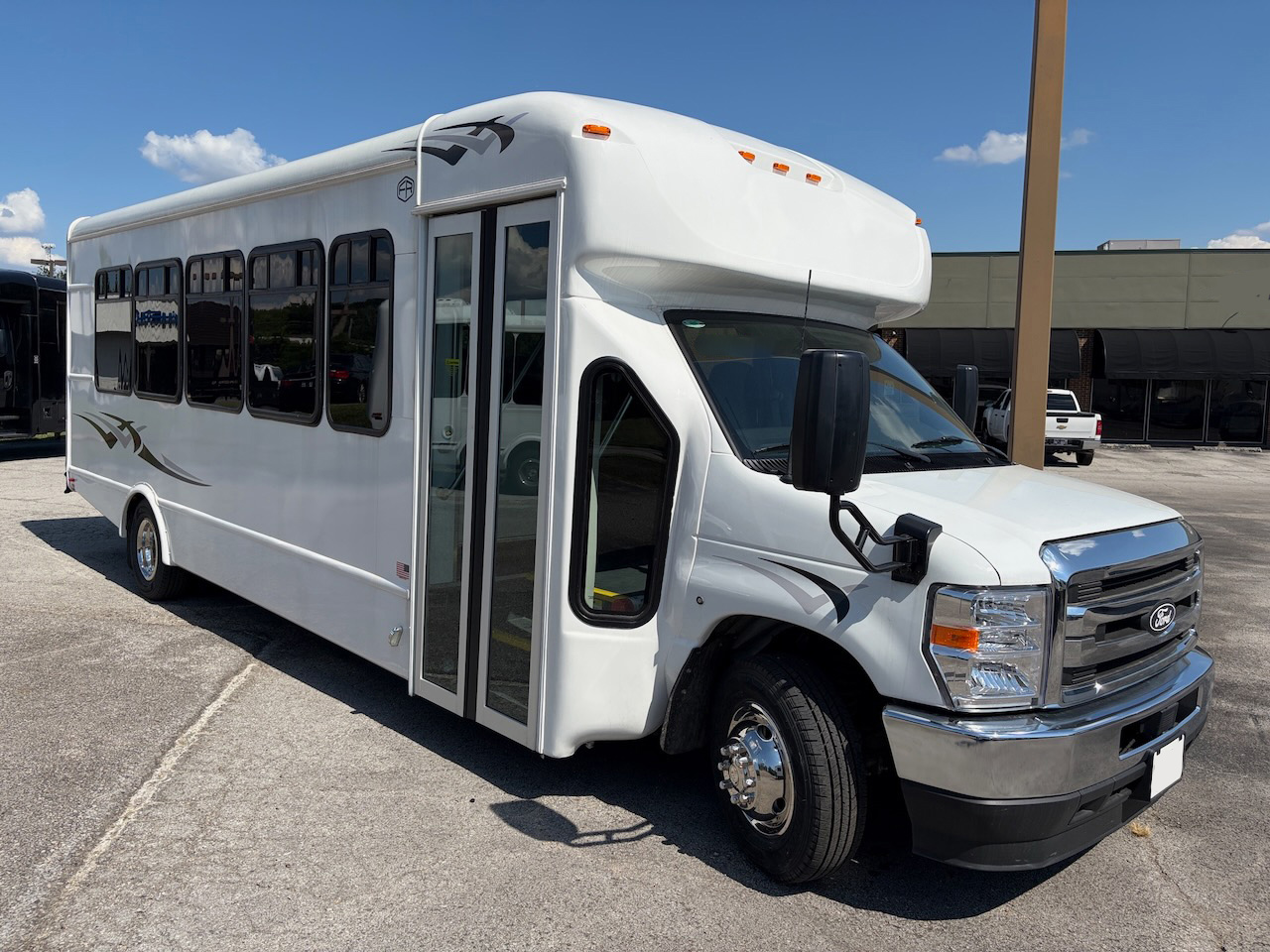 2026 Ford E450 Starcraft MVP - Image 1