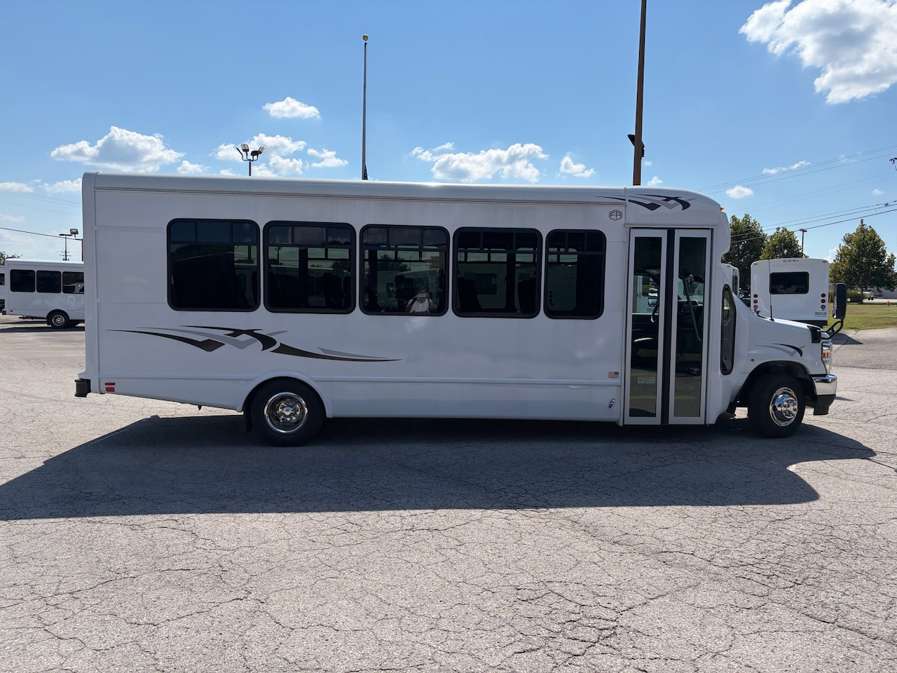 2026 Ford E450 Starcraft MVP - Image 7