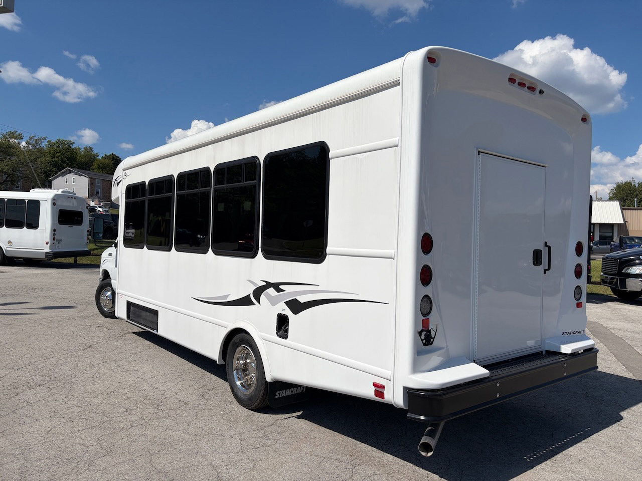 2026 Ford E450 Starcraft MVP - Image 2