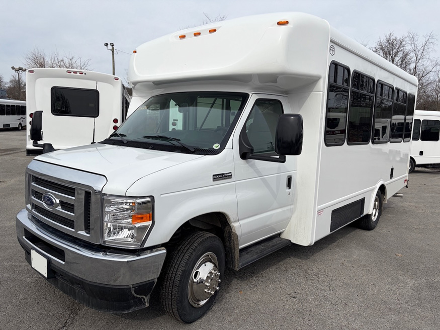 2025 Ford E350 Starcraft Allstar - Image 1
