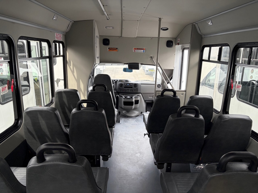 2025 Ford E350 Starcraft Allstar - Image 3