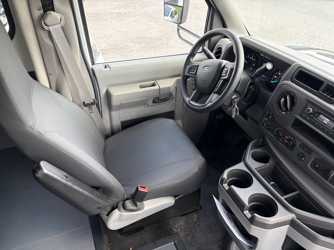 2025 Ford E450 Starcraft Allstar - Image 9