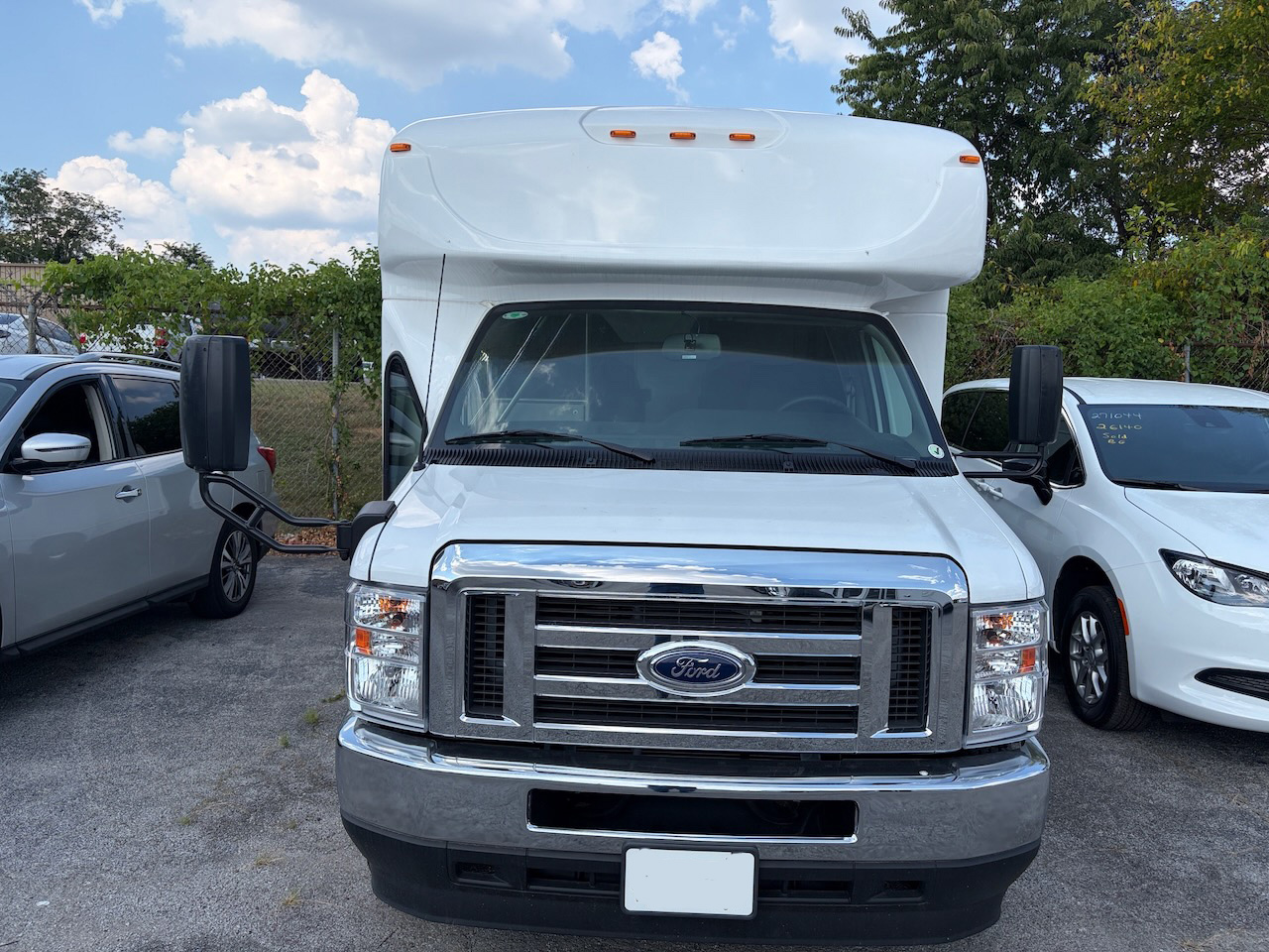 2025 Ford E450 Starcraft Allstar - Image 12