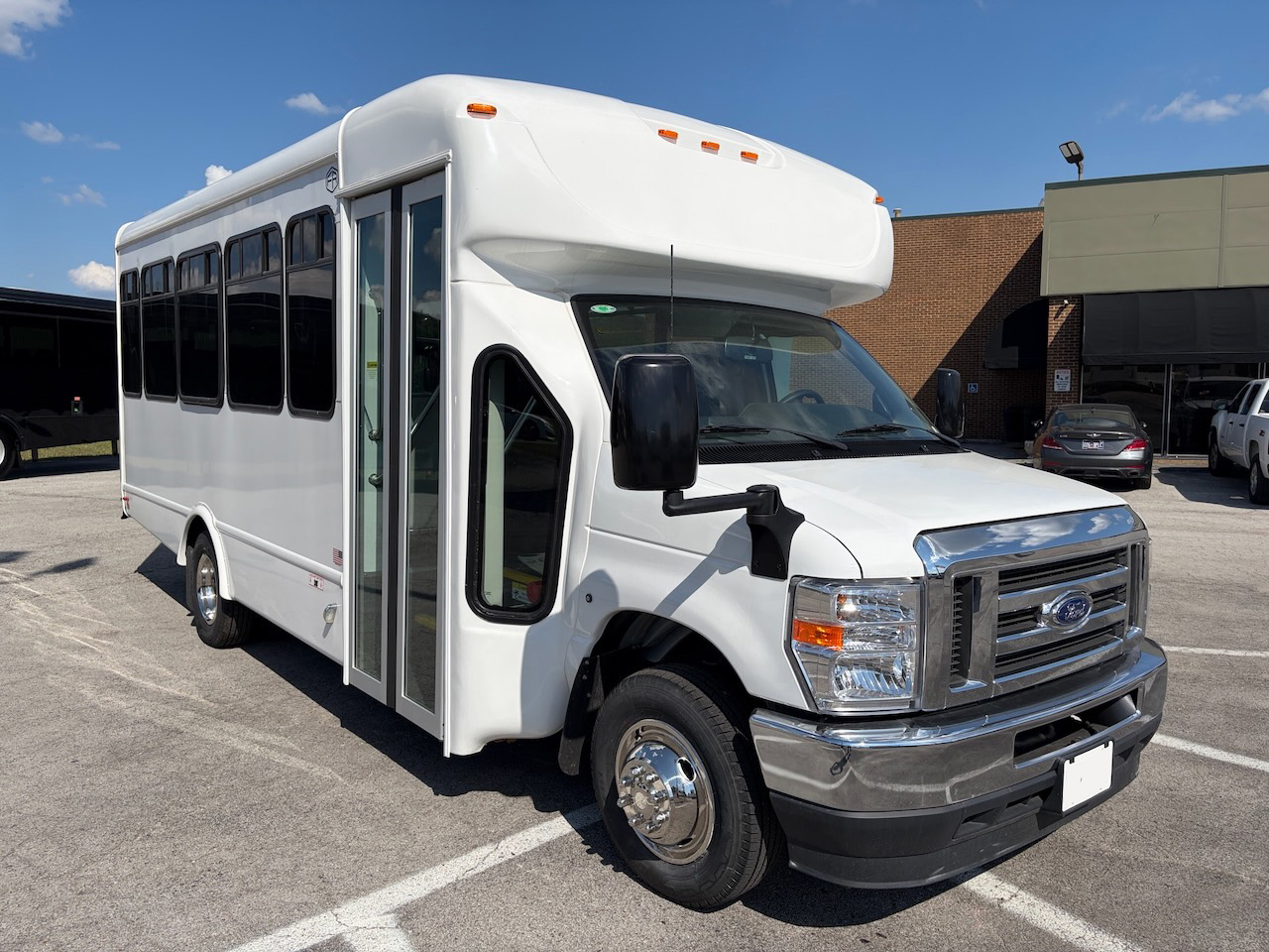 2025 Ford E450 Starcraft Allstar - Image 1