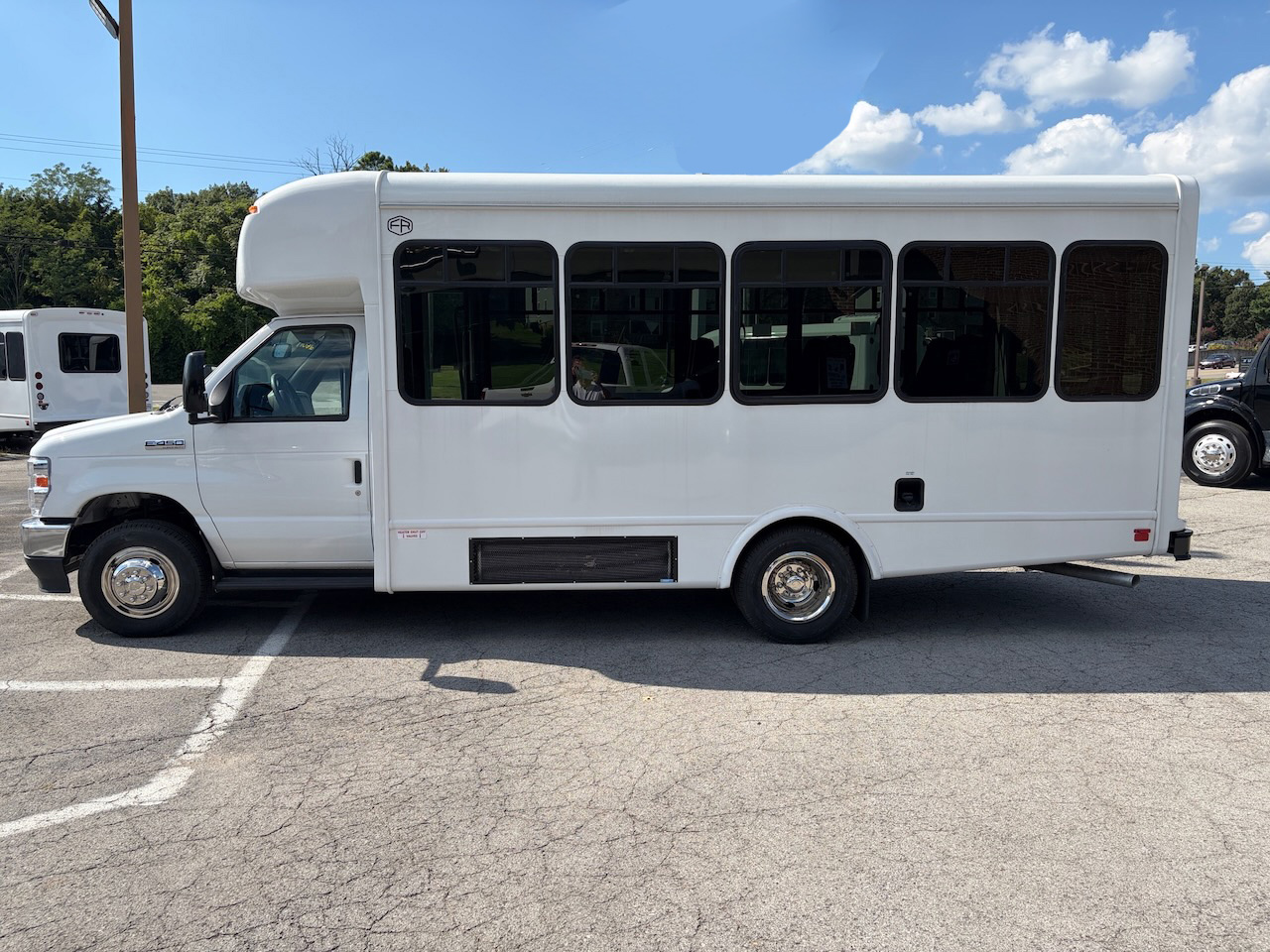 2025 Ford E450 Starcraft Allstar - Image 8