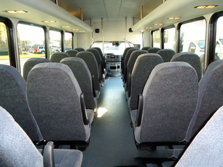 2013 Ford E450 Starcraft MVP - Image 3