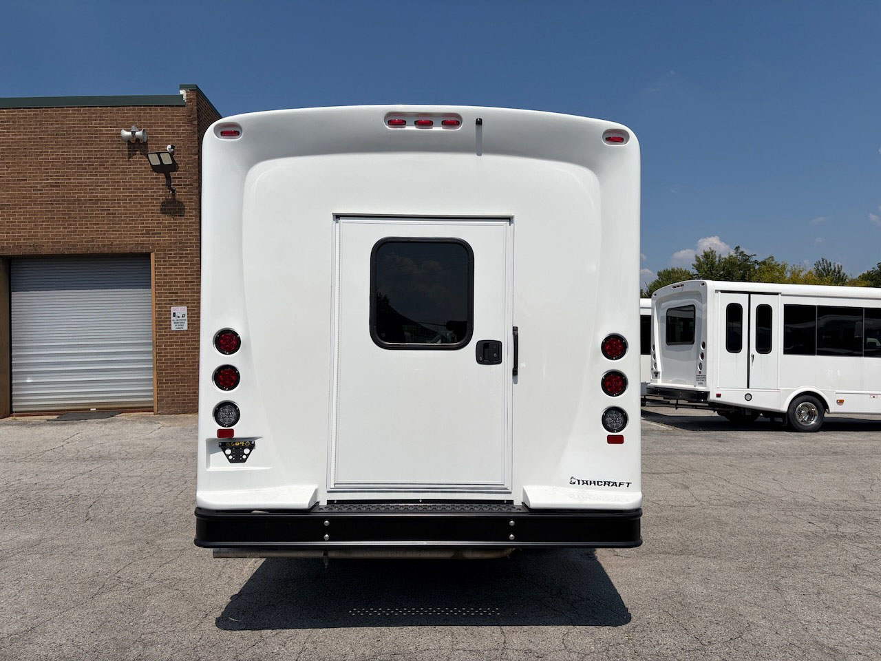 2026 Chevrolet 3500 Starcraft AllStar - Image 14
