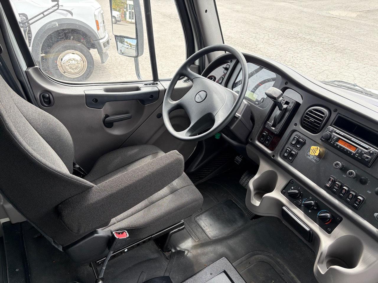 2027 Freightliner Glaval Legacy - Image 9