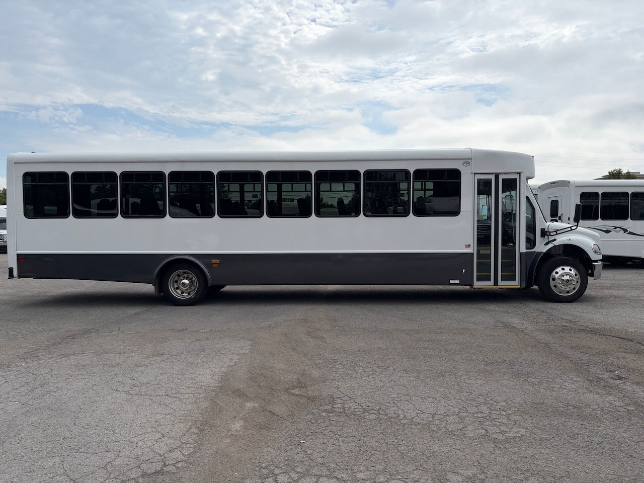2027 Freightliner Glaval Legacy - Image 7