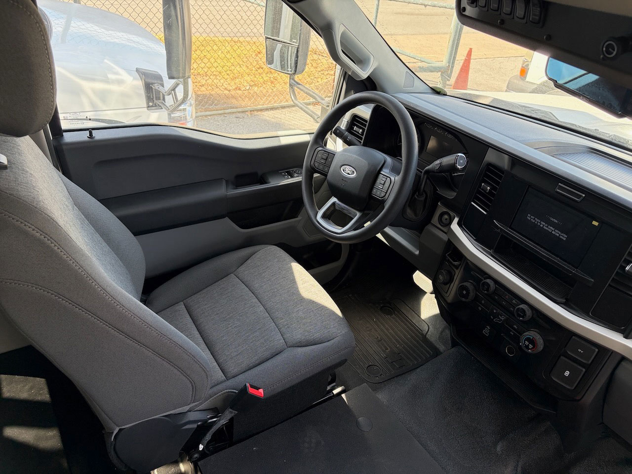 2026 Ford F550 Starcraft XL - Image 9