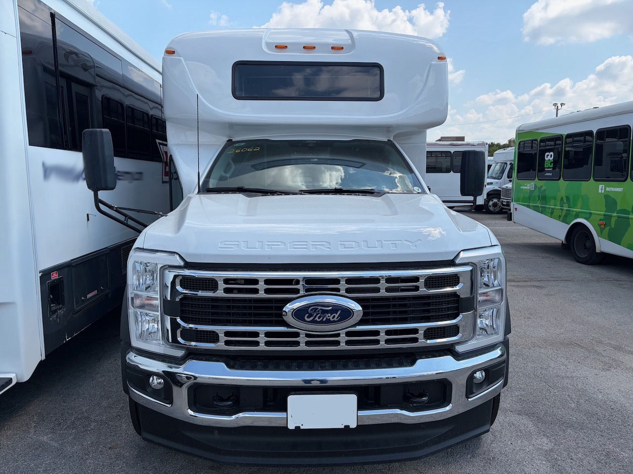 2026 Ford F550 Starcraft XL - Image 13