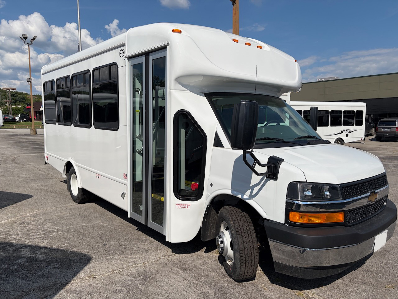 2026 Chevrolet 3500 Starcraft