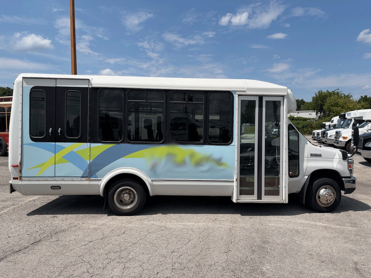 2016 Ford E350 Eldorado - Image 6