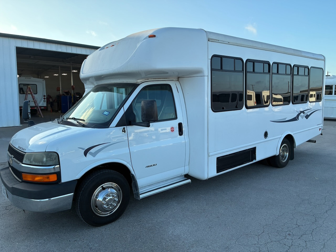 2014 Chevrolet 4500 AllStar - Image 1