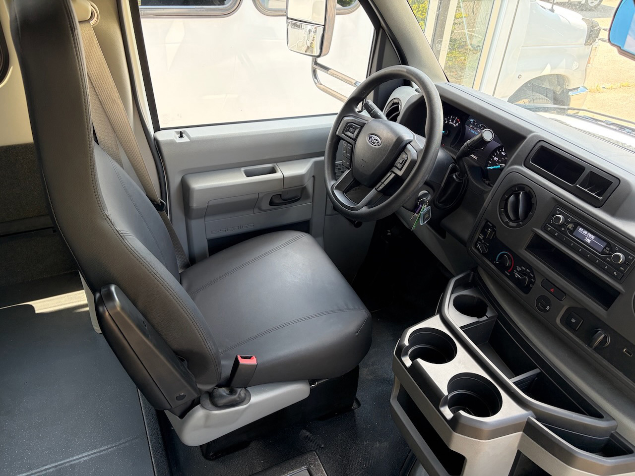 2026 Ford E450 Starcraft Allstar - Image 9
