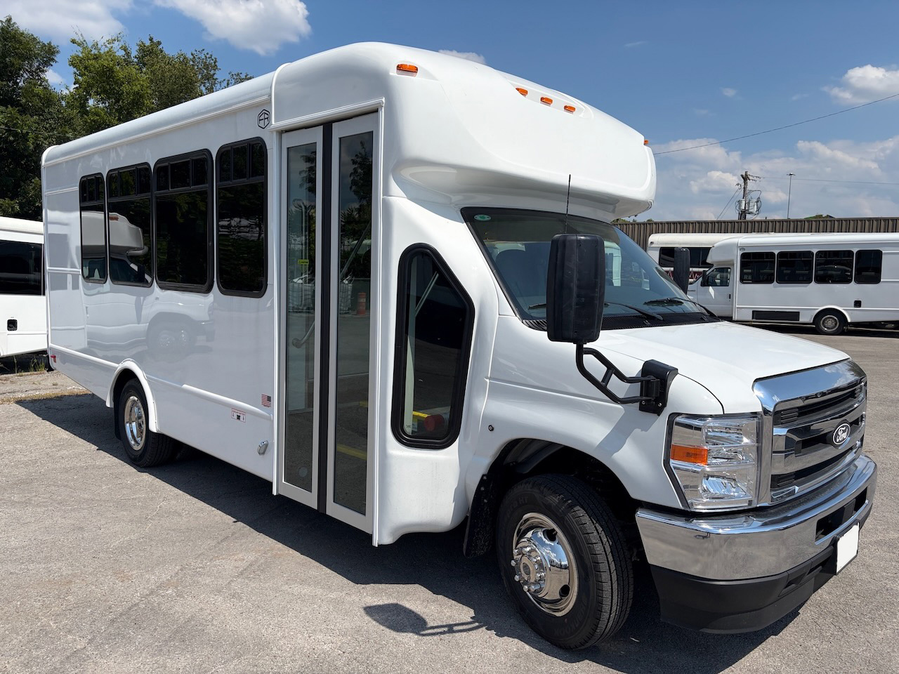 2026 Ford E450 Starcraft Allstar - Image 1
