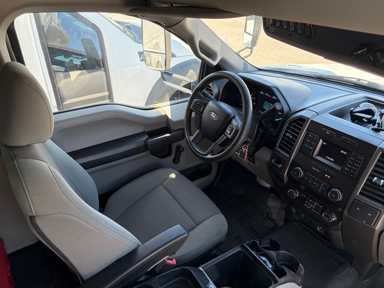 2019 Ford F550 Starcraft XL - Image 10