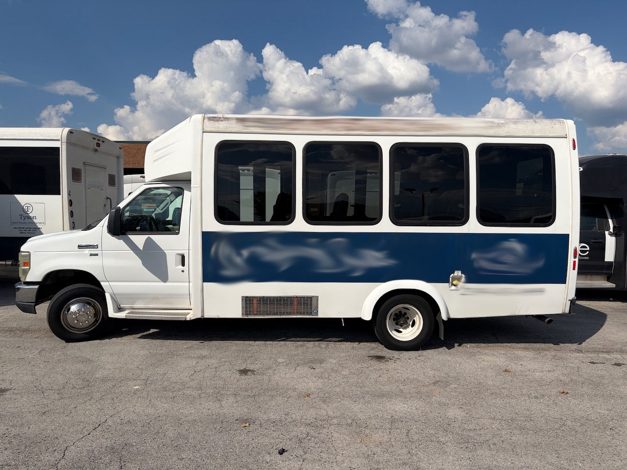 2016 Ford E350 Ameritrans - Image 7