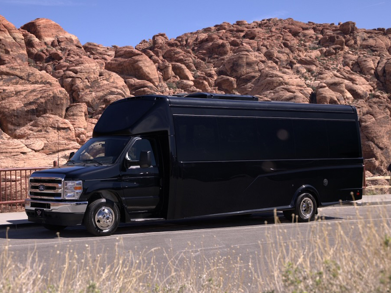 2027 Ford E-450 LA West LX