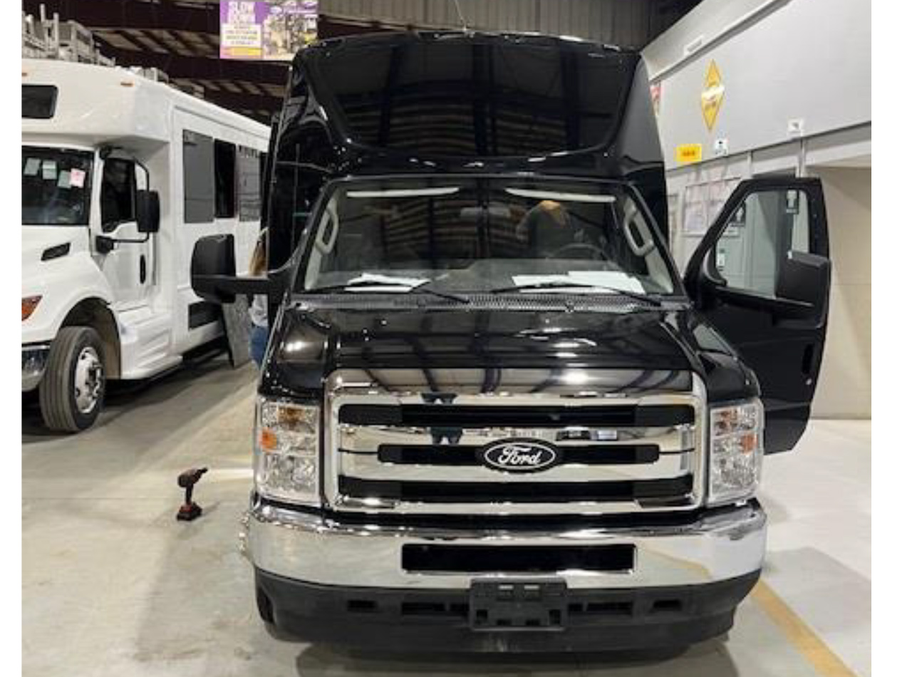 2027 Ford E-450 LA West LX - Image 8