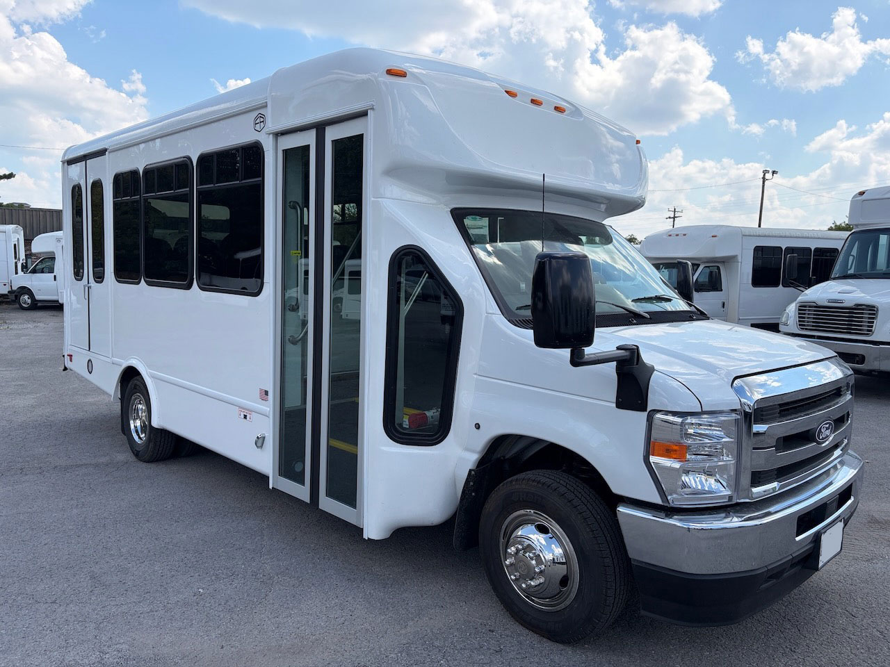 2026 Ford E450 Starcraft Allstar - Image 1