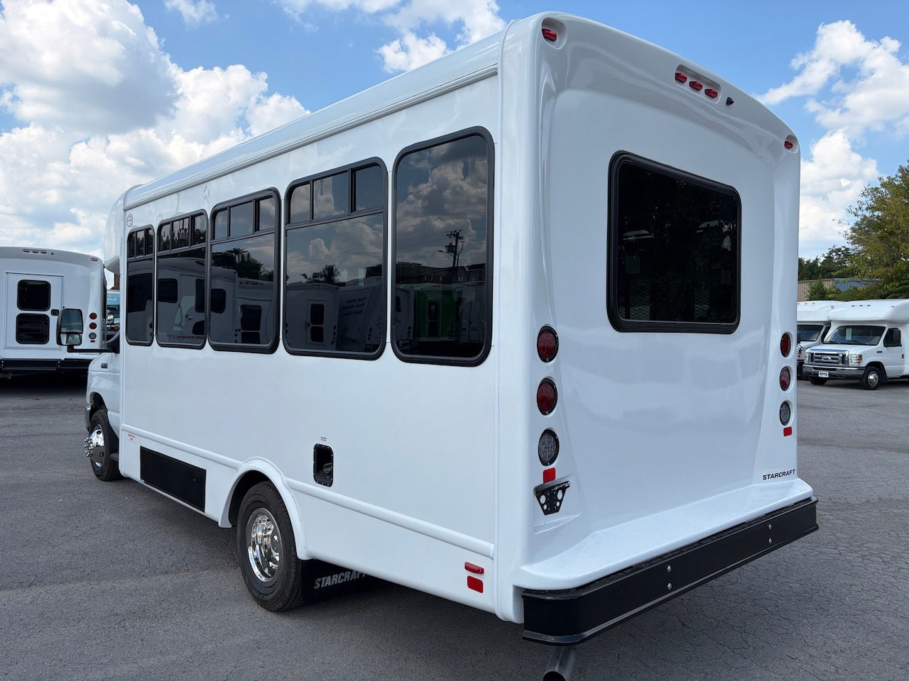2026 Ford E450 Starcraft Allstar - Image 2