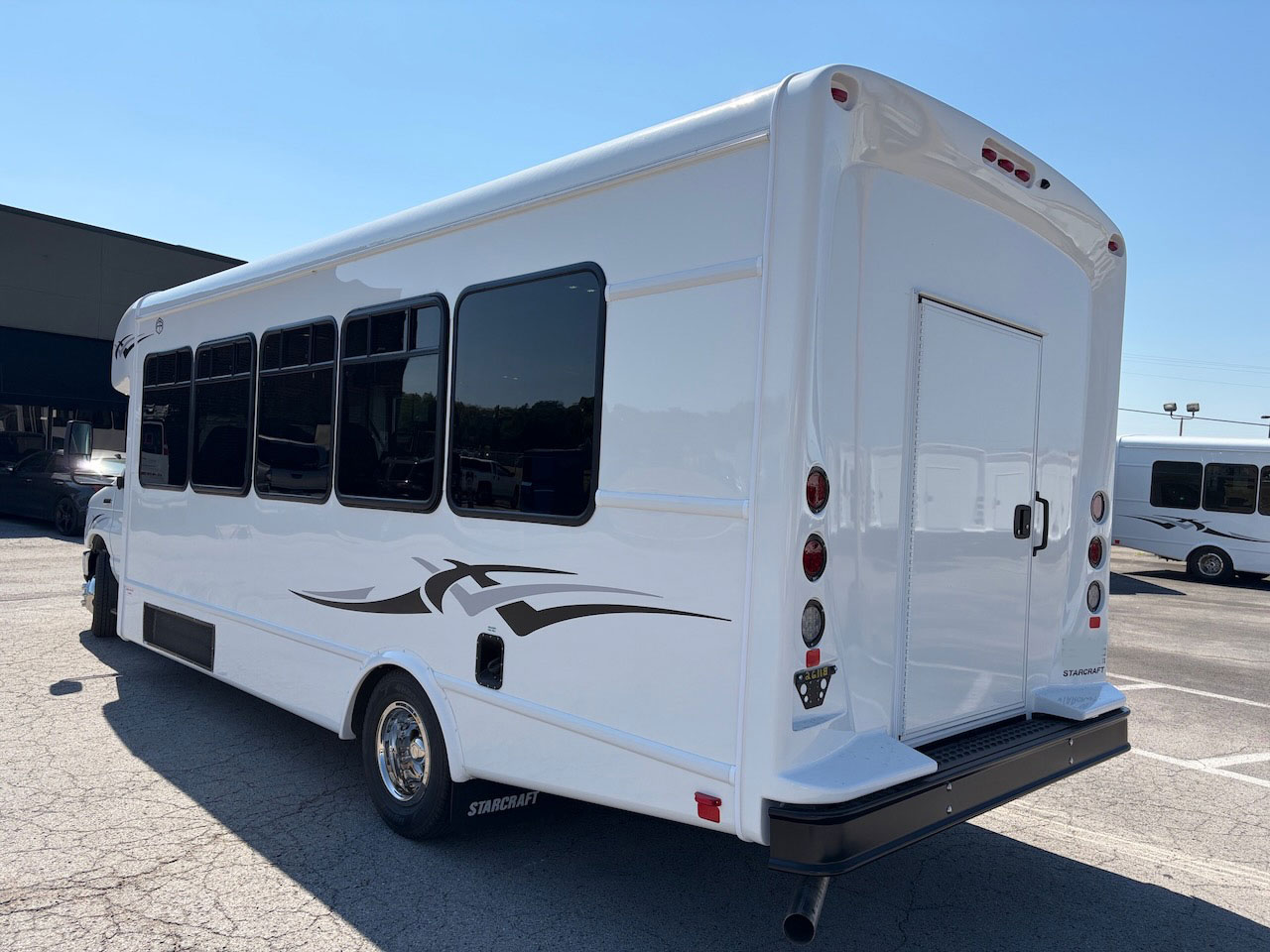 2026 Ford E450 Starcraft MVP - Image 2