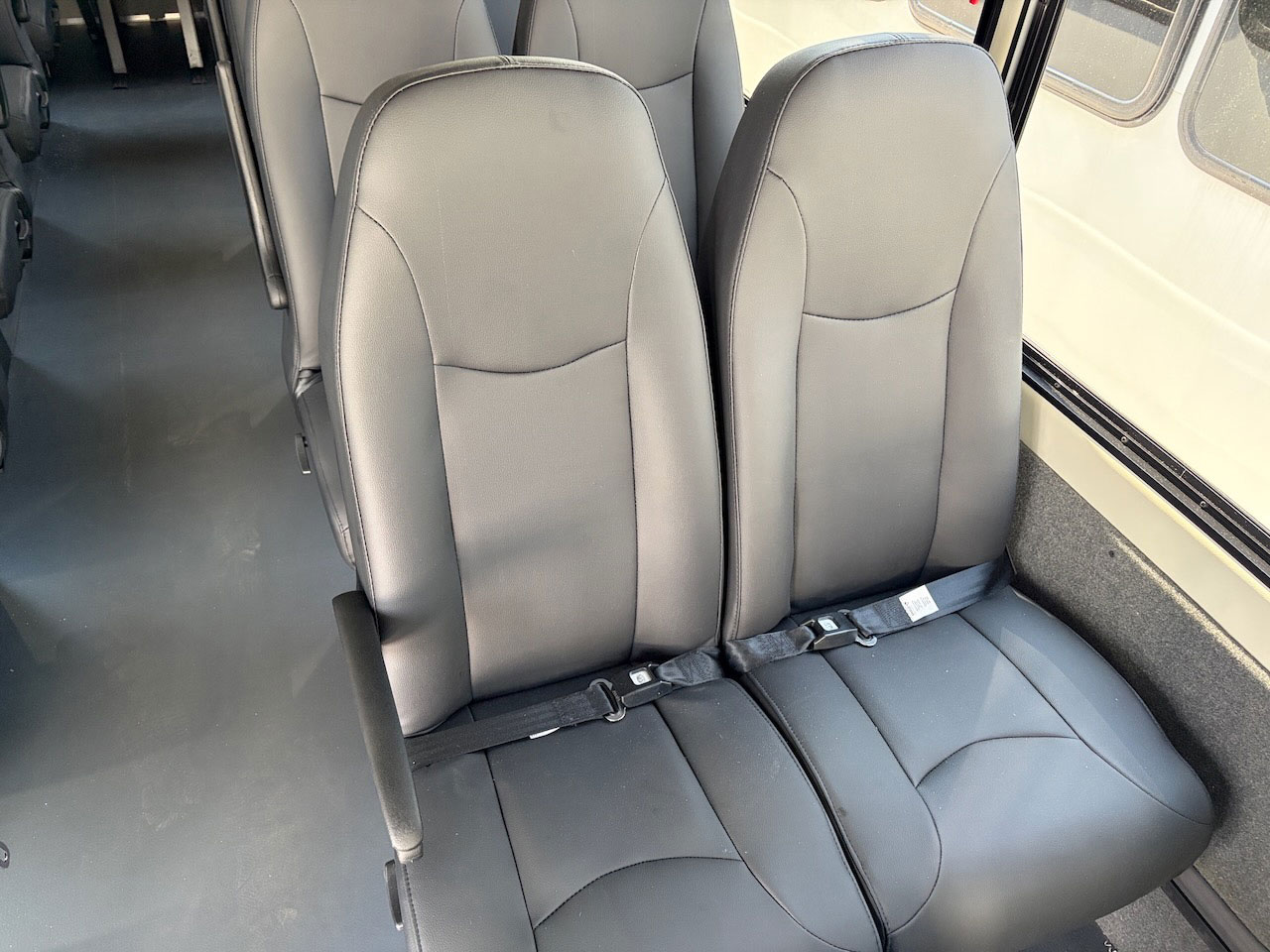 2026 Ford E450 Starcraft MVP - Image 5