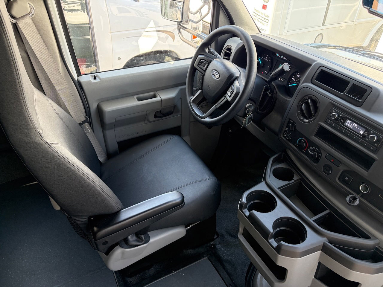 2026 Ford E450 Starcraft MVP - Image 9