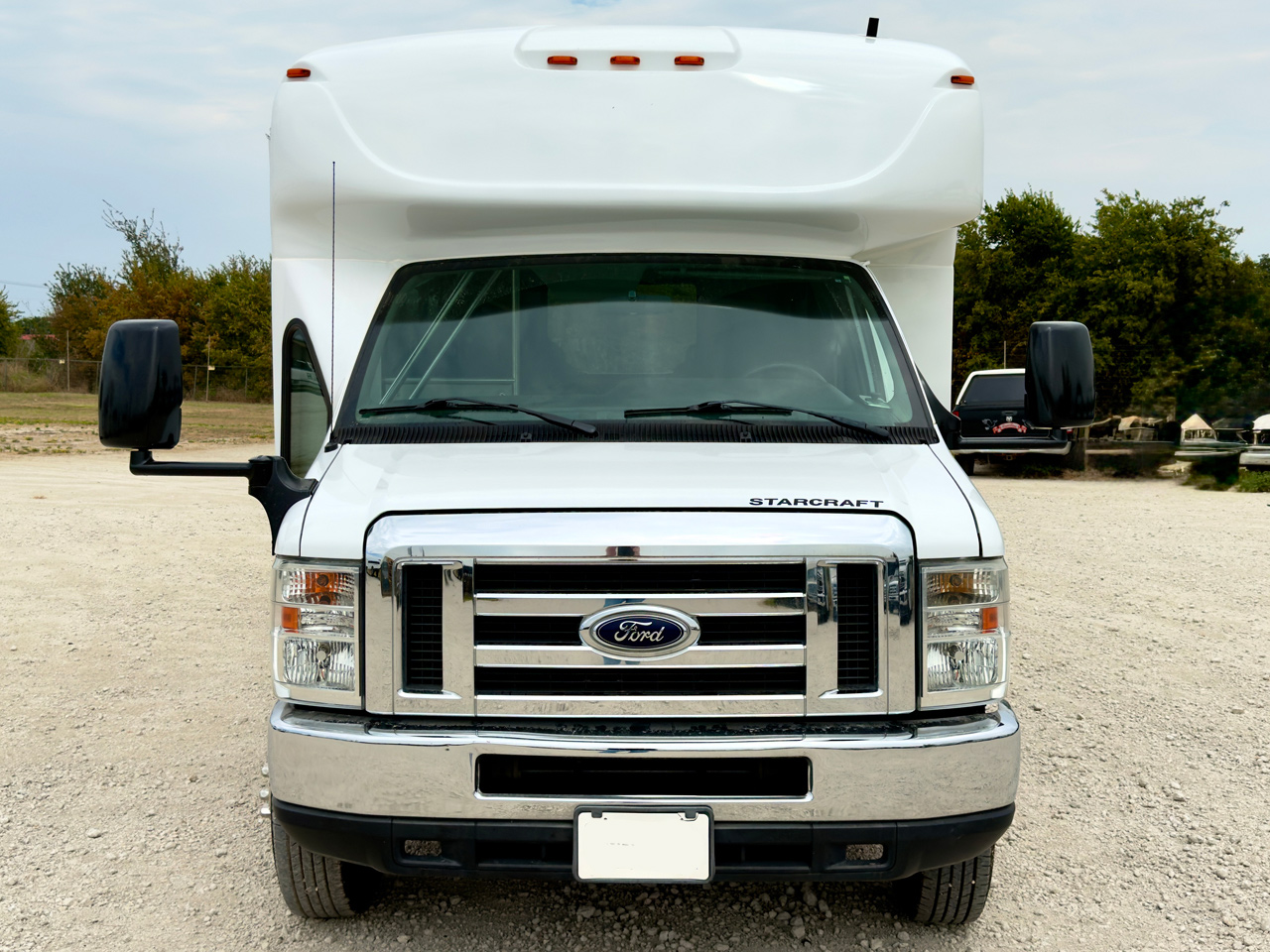 2016 Ford E450 Starcraft Allstar - Image 12
