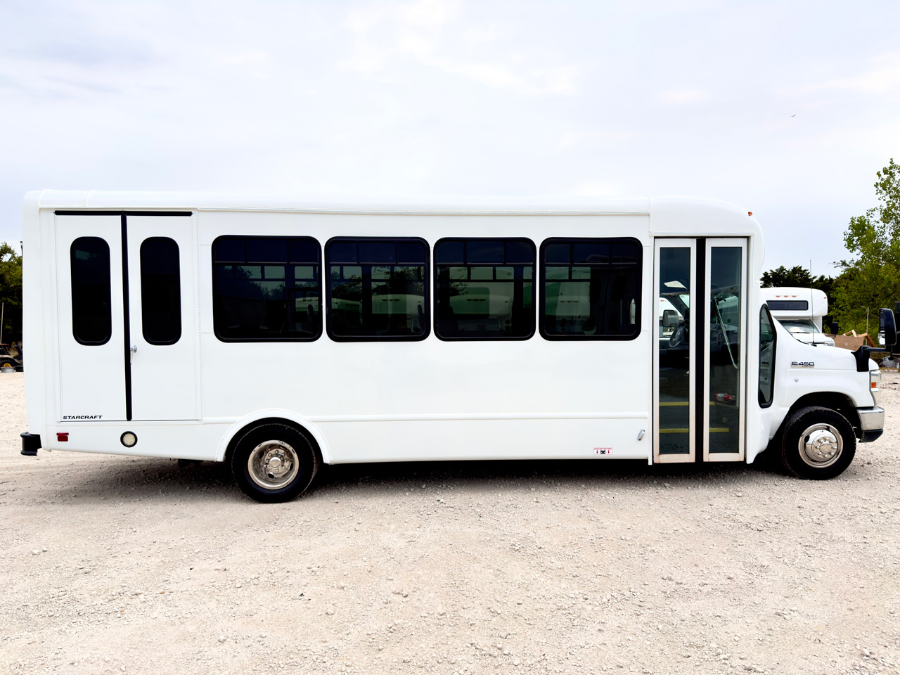 2016 Ford E450 Starcraft Allstar - Image 6