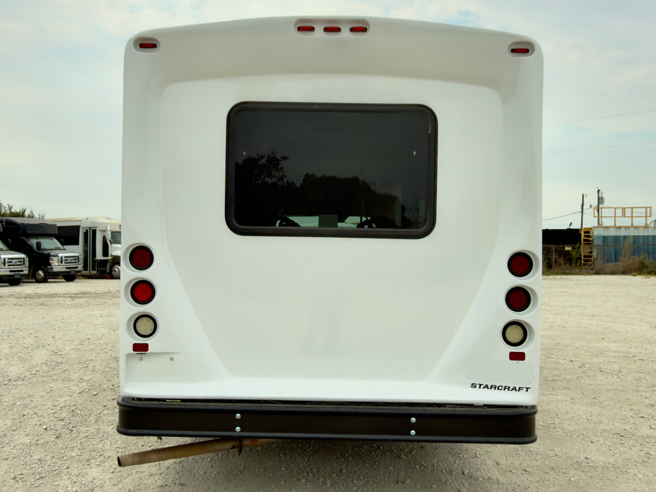 2016 Ford E450 Starcraft Allstar - Image 13