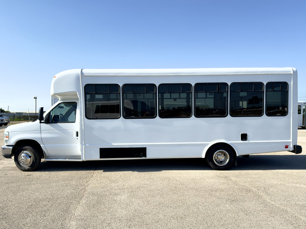 2014 Ford E450 Starcraft Allstar - Image 7