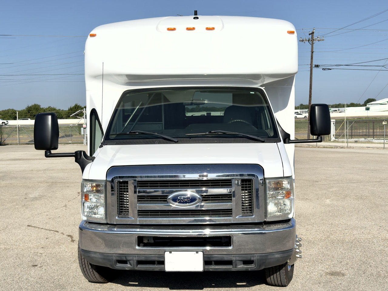 2014 Ford E450 Starcraft Allstar - Image 14