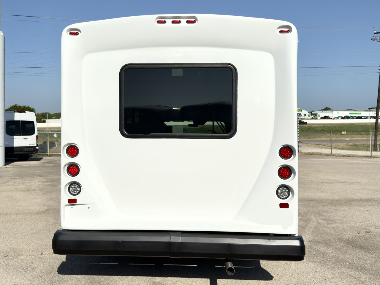 2014 Ford E450 Starcraft Allstar - Image 15