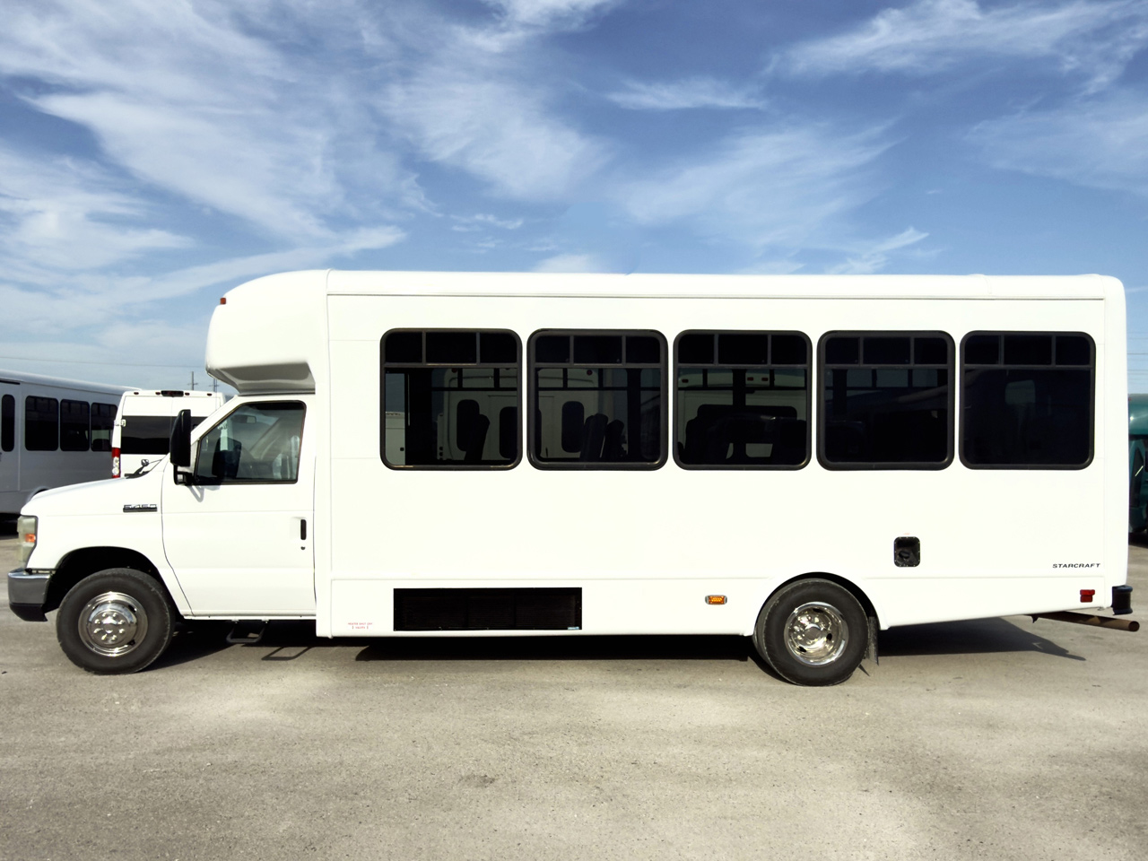 2011 Ford E450 Starcraft Allstar - Image 7