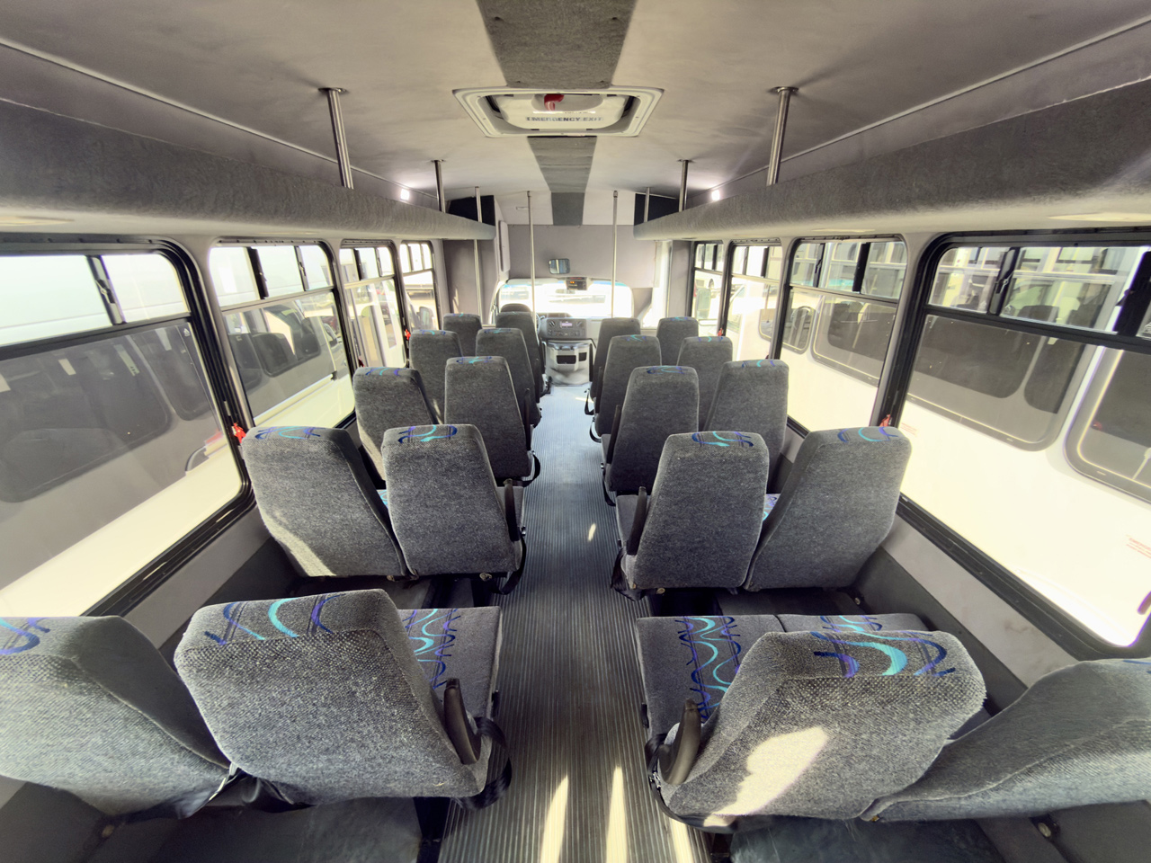 2011 Ford E450 Starcraft Allstar - Image 3