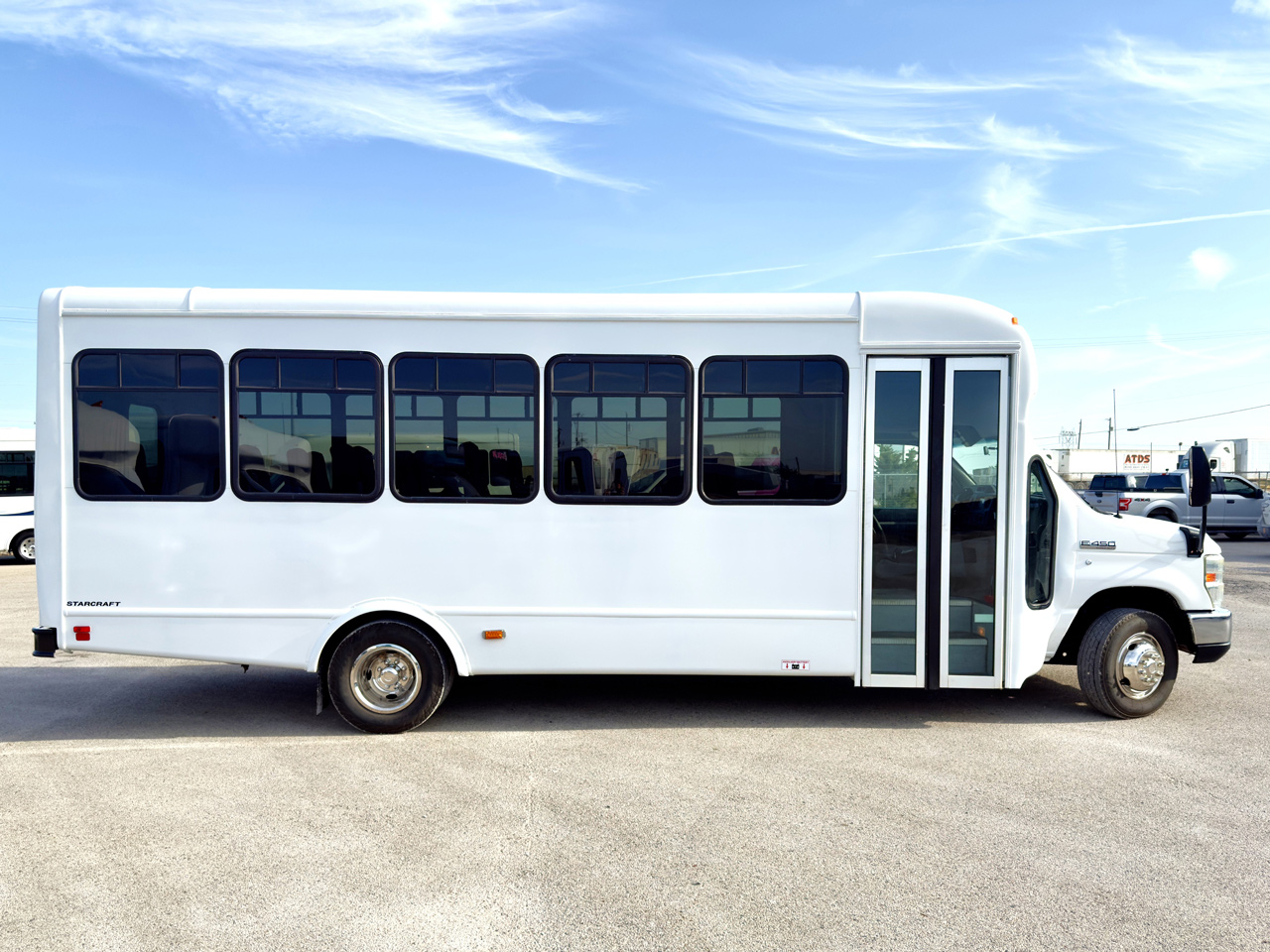 2011 Ford E450 Starcraft Allstar - Image 6