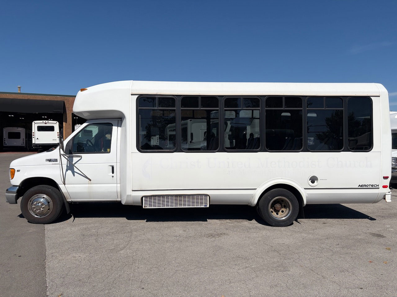 2001 Ford E450 ElDorado Aerotech - Image 7