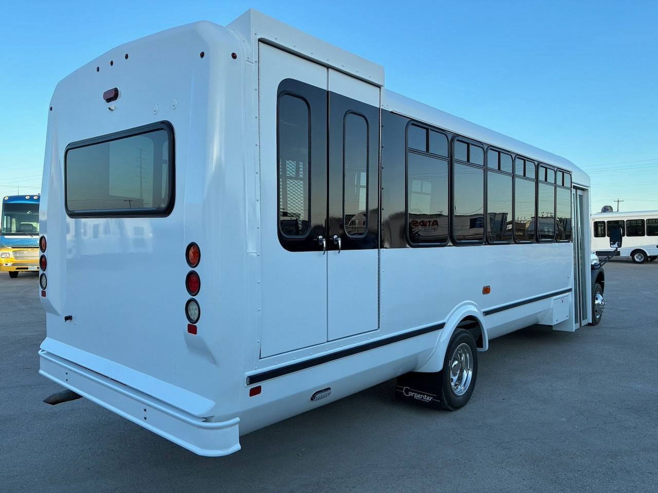 2020 Ford F550 ElDorado AeroElite - Image 2